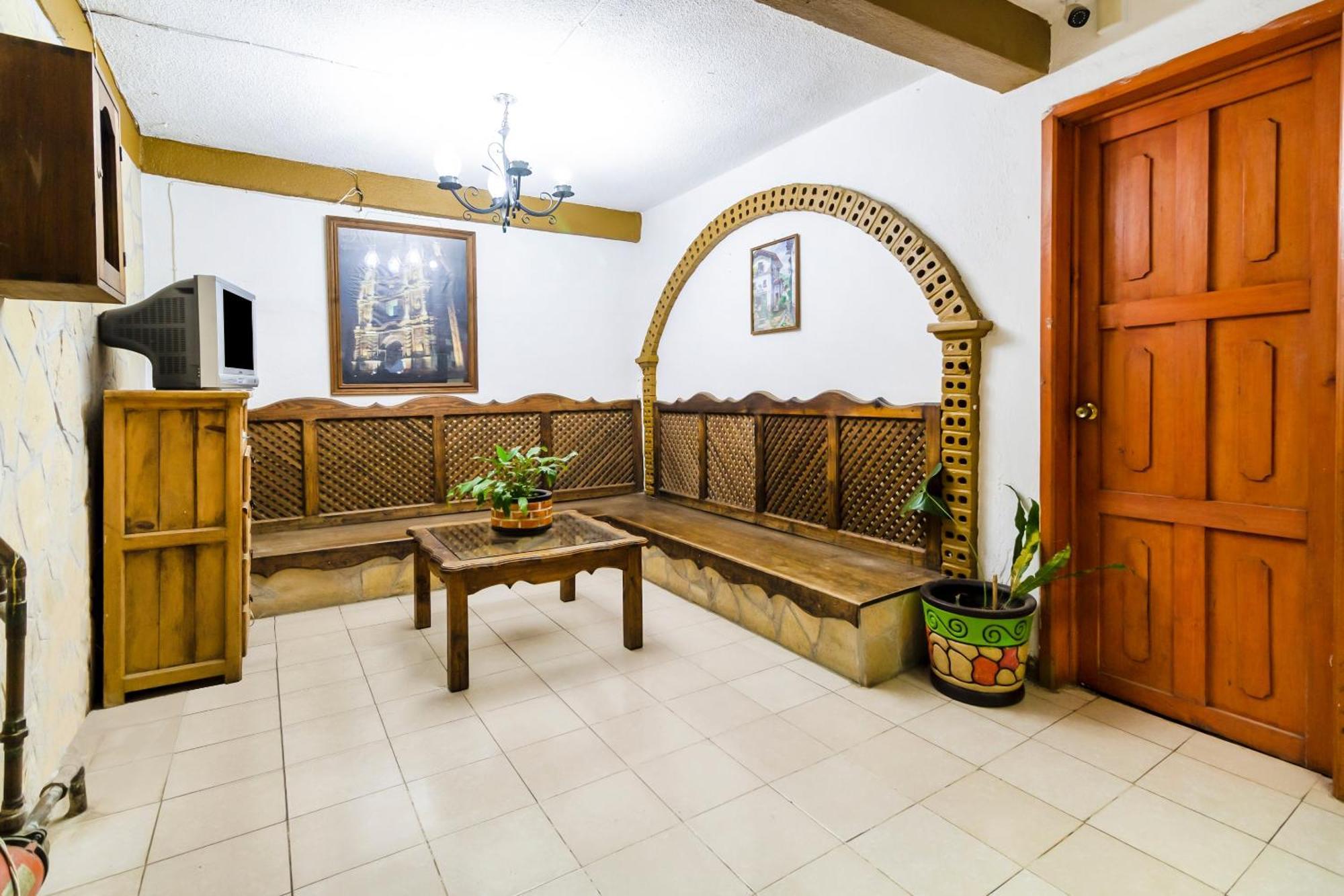 Oyo Hotel La Luna, Templo De Santo Domingo De Guzman San Cristóbal de Las Casas Εξωτερικό φωτογραφία